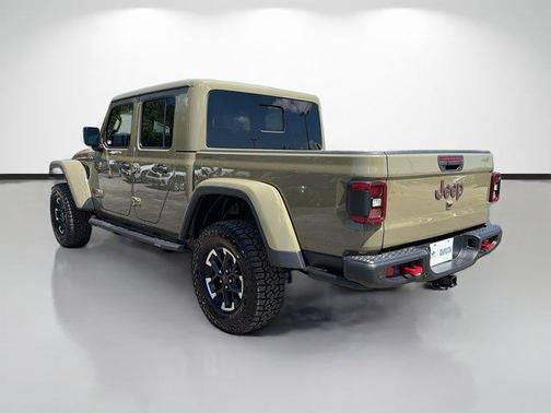 41 2025 Jeep Gladiator Rubicon