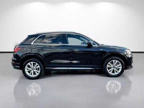 2025 Audi Q3 45 S line Premium