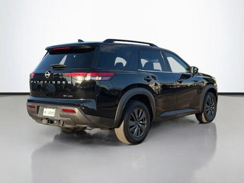 2023 Nissan Pathfinder SV