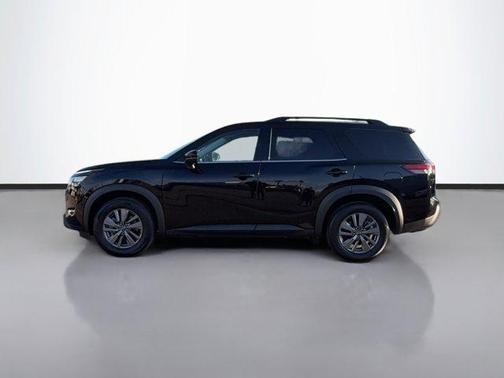 2023 Nissan Pathfinder SV