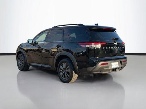 2023 Nissan Pathfinder SV