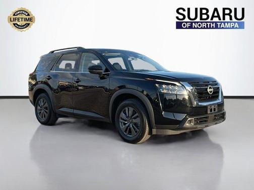 2023 Nissan Pathfinder SV