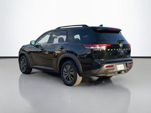 2023 Nissan Pathfinder SV