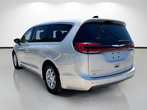 Silver Mist Clearcoat 2024 Chrysler Pacifica Touring-L