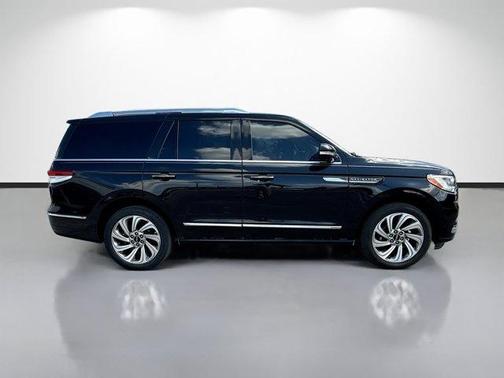 Black Metallic 2022 Lincoln Navigator Reserve