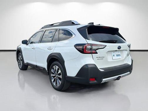 Crystal White Pearl 2023 Subaru Outback Touring