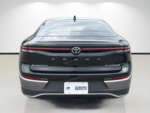 2024 Toyota Crown Platinum