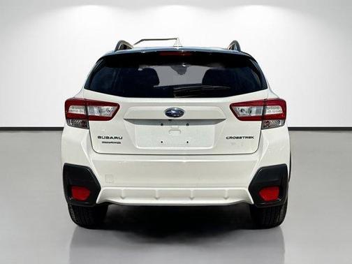 Crystal White Pearl 2019 Subaru Crosstrek 2.0i Premium