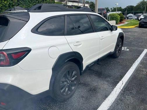 Crystal White Pearl 2024 Subaru Outback Onyx Edition
