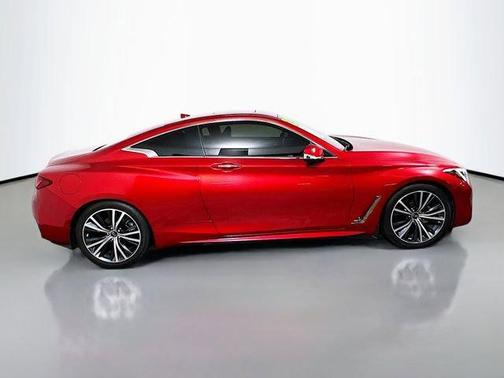 2022 INFINITI Q60 LUXE