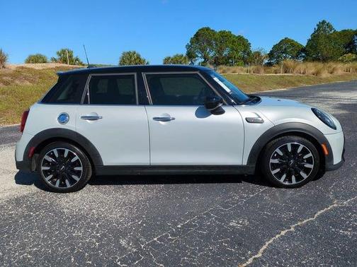 2022 MINI Hardtop Cooper S