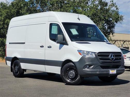 2022 Mercedes-Benz Sprinter 2500 Standard Roof