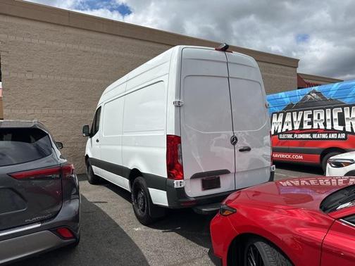 2022 Mercedes-Benz Sprinter 2500 Standard Roof