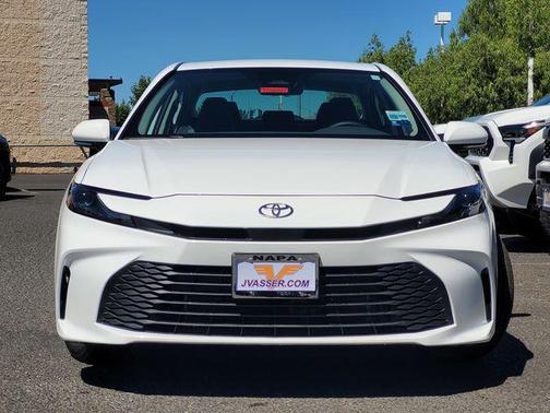 Ice Cap 2026 Toyota Camry LE