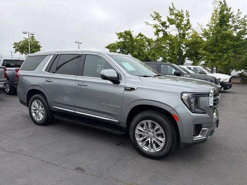 Sterling Metallic 2023 GMC Yukon SLT