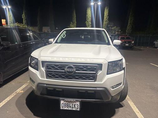 2022 Nissan Frontier SV