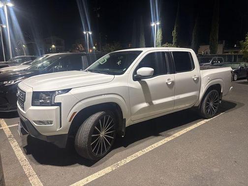 2022 Nissan Frontier SV