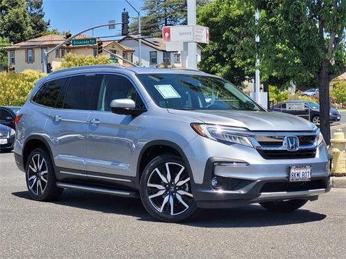 2019 Honda Pilot Touring 8-Passenger