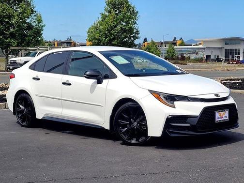Super White 2021 Toyota Corolla SE