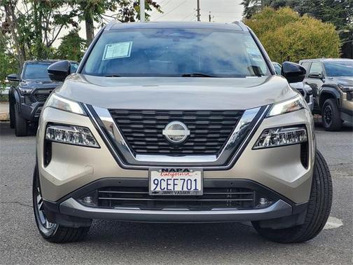 2022 Nissan Rogue SL