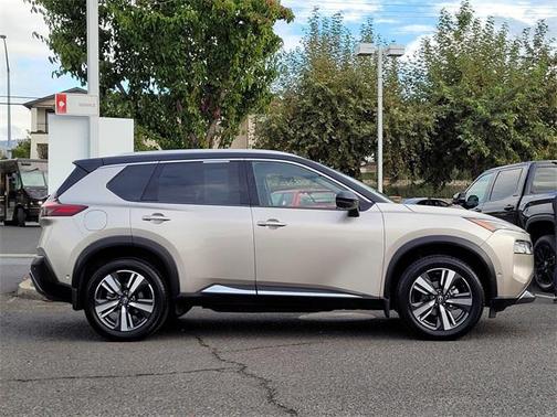 2022 Nissan Rogue SL