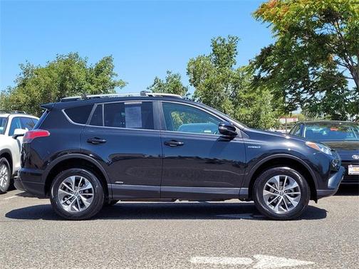 2017 Toyota RAV4 Hybrid XLE
