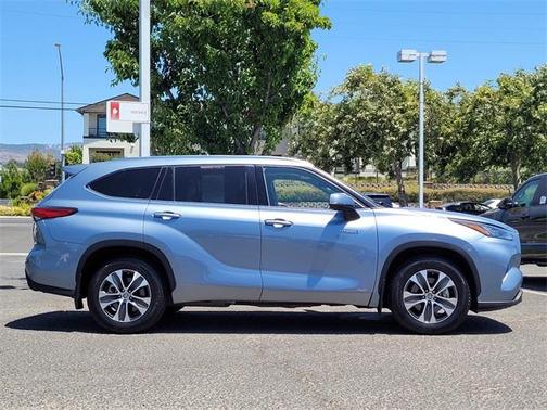 2020 Toyota Highlander Hybrid XLE