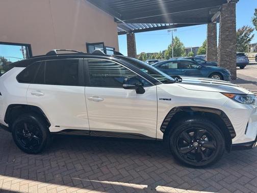 2021 Toyota RAV4 Hybrid SE
