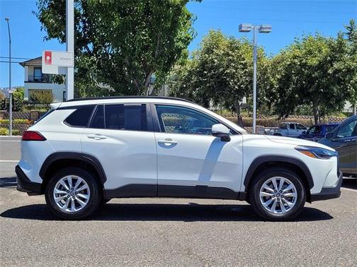 2022 Toyota Corolla Cross LE