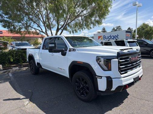 Summit White 2025 GMC Sierra 2500 AT4