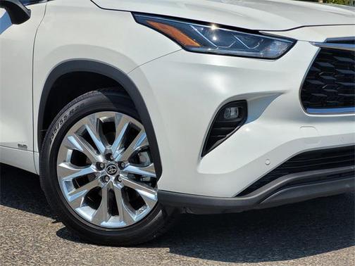 2022 Toyota Highlander Hybrid Limited