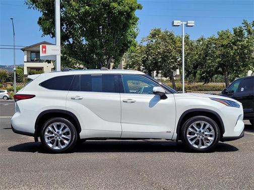 2022 Toyota Highlander Hybrid Limited