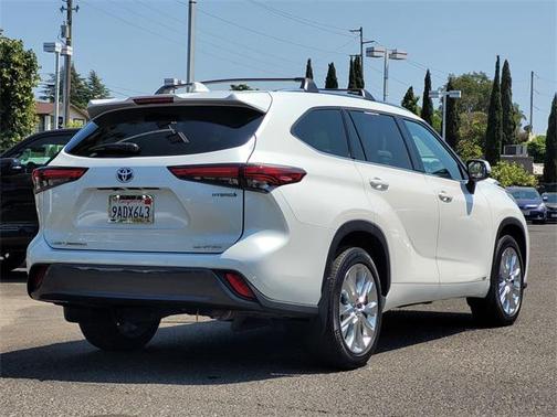 2022 Toyota Highlander Hybrid Limited