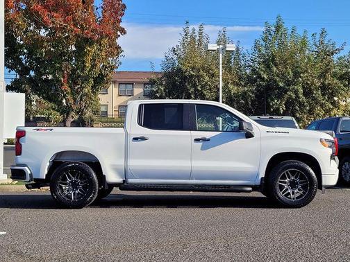 2022 Chevrolet Silverado 1500 Custom