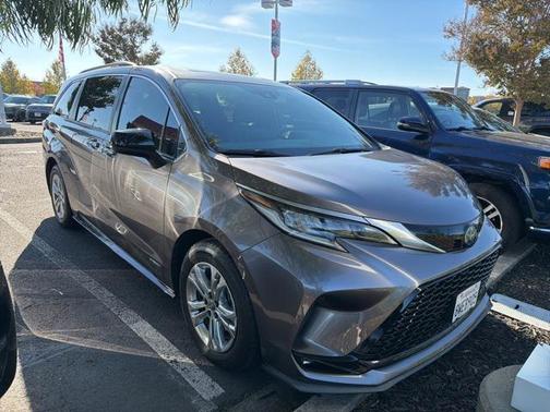 2021 Toyota Sienna XSE 7 Passenger