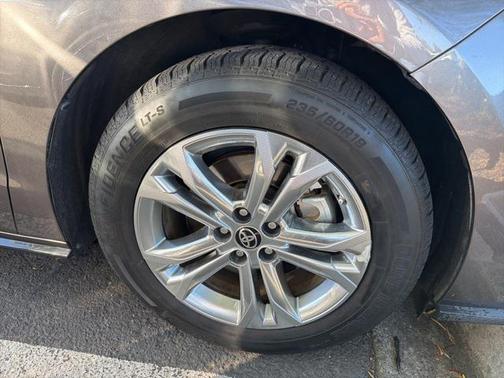 2021 Toyota Sienna XSE 7 Passenger