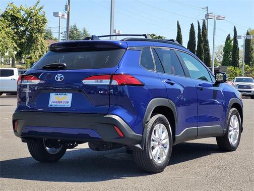 2025 Toyota Corolla Cross LE