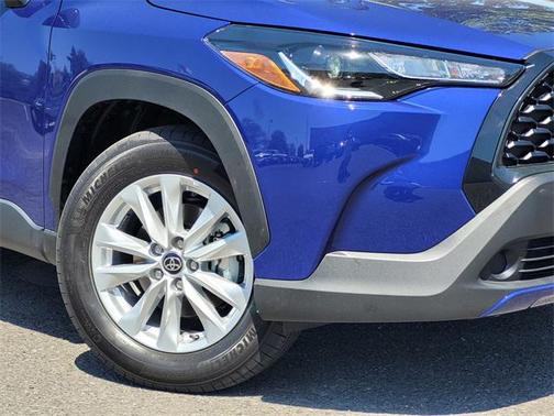 2025 Toyota Corolla Cross LE