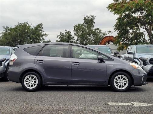 2014 Toyota Prius v Three