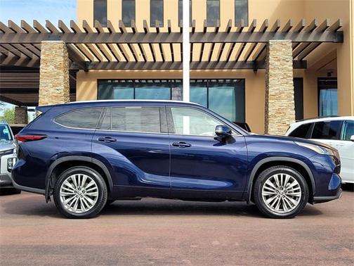 2024 Toyota Highlander Platinum
