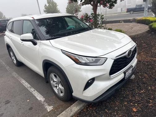 2020 Toyota Highlander LE