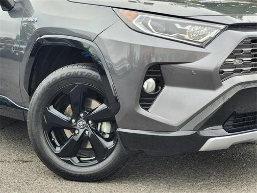 2020 Toyota RAV4 Hybrid SE