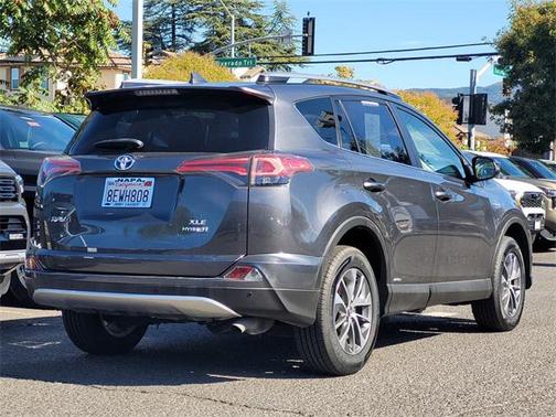 2018 Toyota RAV4 Hybrid XLE