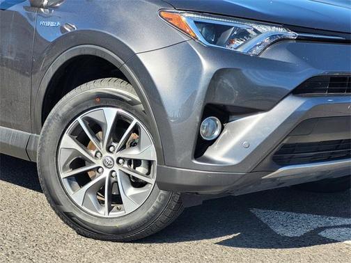 2018 Toyota RAV4 Hybrid XLE