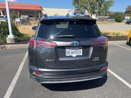 2018 Toyota RAV4 Hybrid XLE