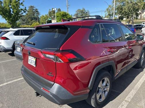 2022 Toyota RAV4 Hybrid LE