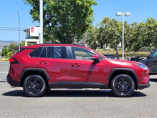 2022 Toyota RAV4 Hybrid LE