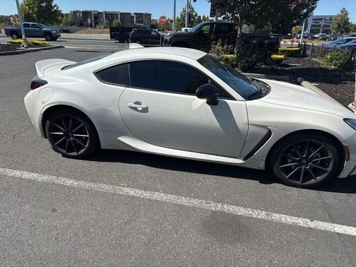 2024 Toyota GR86 Premium
