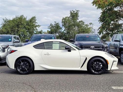 2024 Toyota GR86 Premium