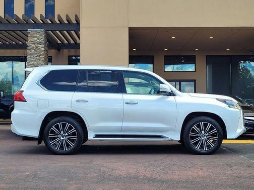 Eminent White Pearl 2019 Lexus LX 570 Base